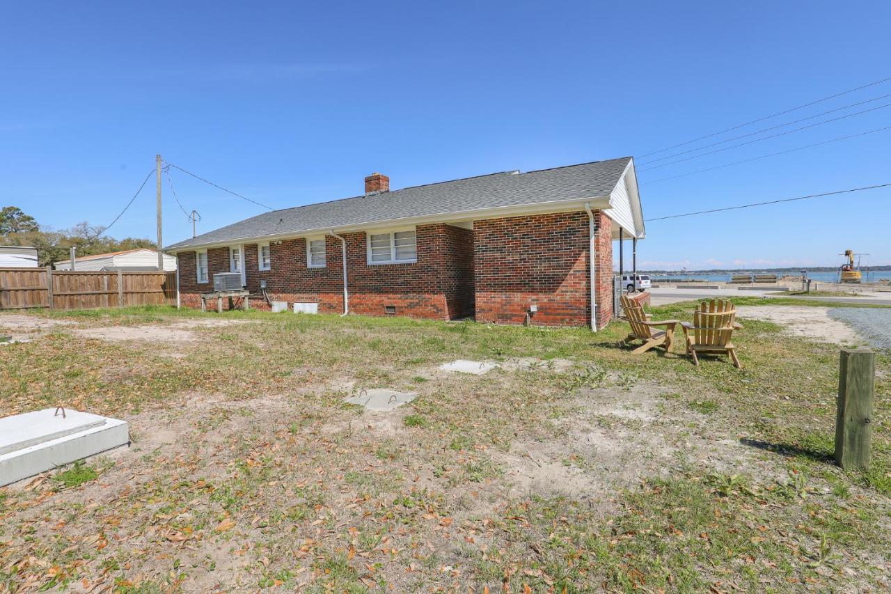 Spacious Home With Waterfront View-Welcome Pets Sneads Ferry 外观 照片