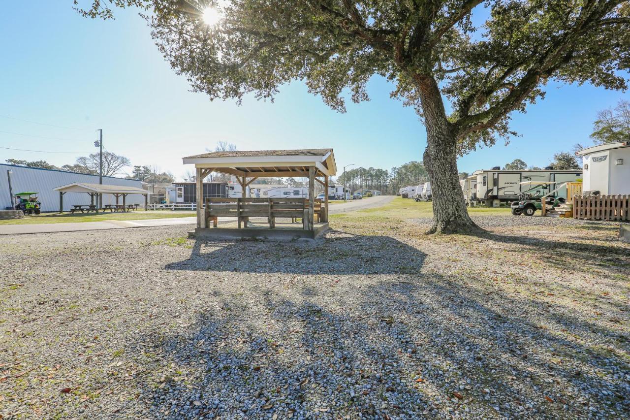 Spacious Home With Waterfront View-Welcome Pets Sneads Ferry 外观 照片