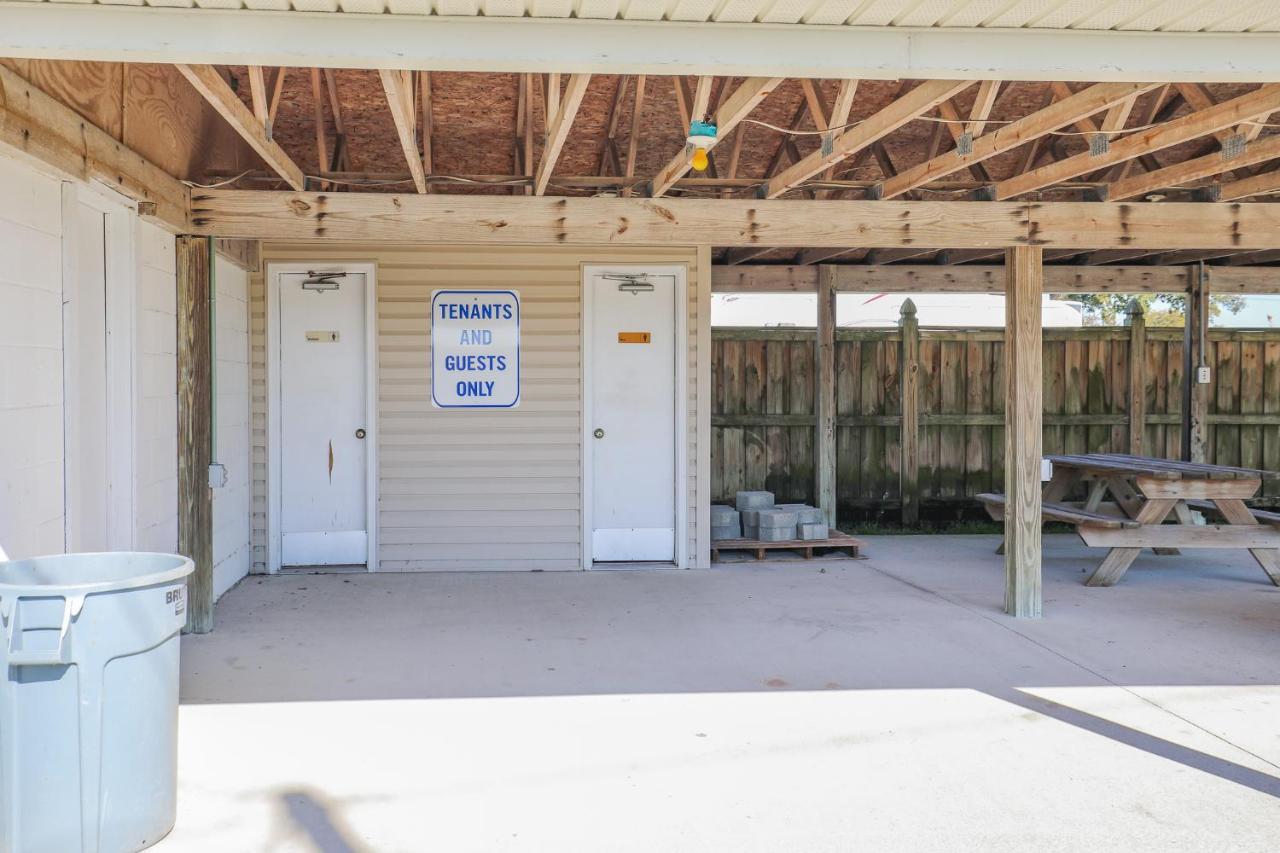 Spacious Home With Waterfront View-Welcome Pets Sneads Ferry 外观 照片