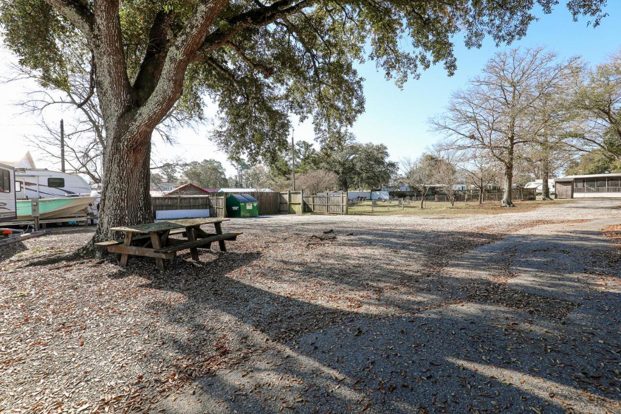 Spacious Home With Waterfront View-Welcome Pets Sneads Ferry 外观 照片